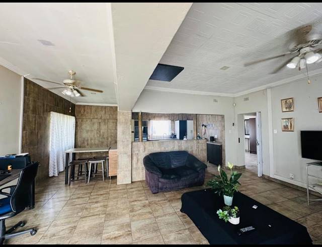 3 BEDROOM HOUSE FOR SALE IN ELSBURG